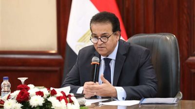 وزير التعليم العالي يصدر قرارًا بإغلاق كيان وهمي بقنا