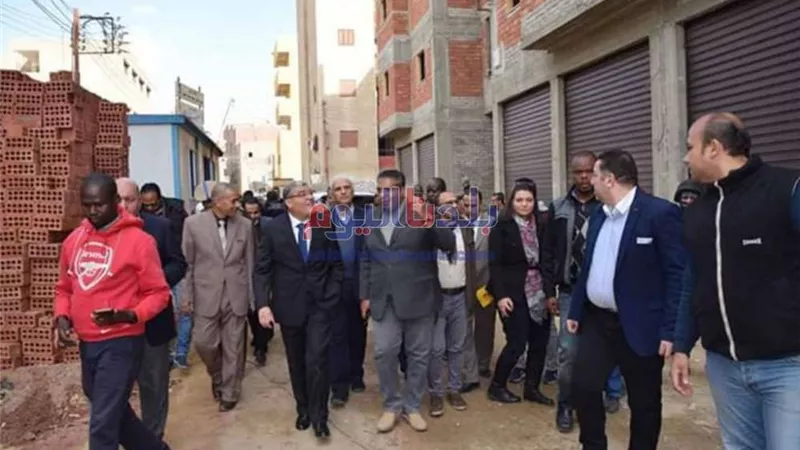 محافظ المنيا ووفد كيني يتفقدان مشروع 