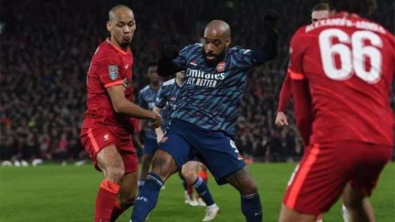موعد مباراة أرسنال وليفربول في الدوري الإنجليزي والقنوات الناقلة