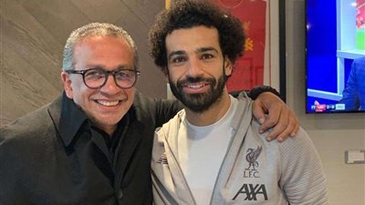 الجنايني يجتمع مع صلاح بعد فوز ليفربول على مانشستر يونايتد