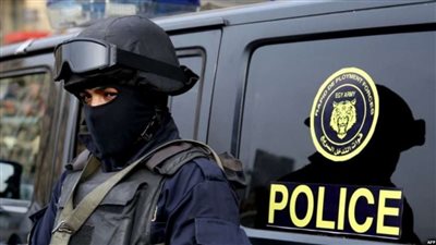 القبض على أشخاص لانتحالهم شخصية ضباط لسرقة 10 الاف دولار