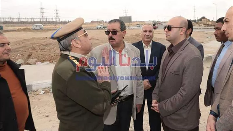 محافظ بني سويف يتابع الحالة المرورية بمحور عدلي منصور