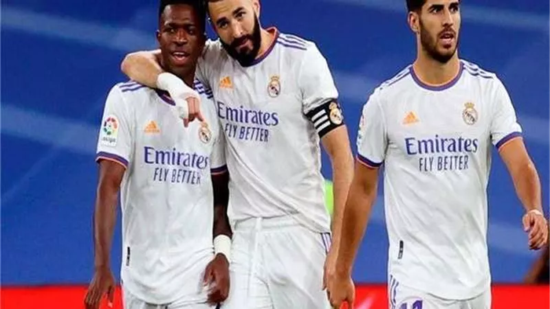 الكشف عن موقف ثلاثي ريال مدريد قبل الكلاسيكو