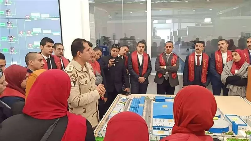 وفد جامعة عين شمس يتفقد عددا من المشروعات في منطقة هضبة الجلالة (صور)