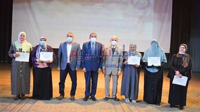 رئيس جامعة بني سويف يشهد 