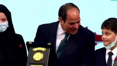السيسي يكرم الأمهات المثاليات الأربعاء المقبل.. 50 ألف جنيه لكل أم