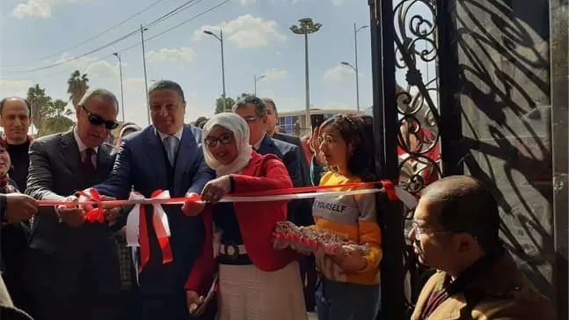 محافظ القليوبية ورئيس جامعة بنها يفتتحان معرض شركاء في حب الوطن