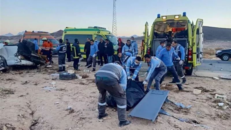 إصابة 11عامل وعاملة في حادث مروري بالمنيا