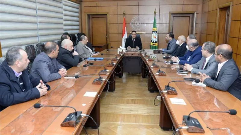 محافظ الدقهلية يلتقي بأعضاء جمعية مستثمري جمصة