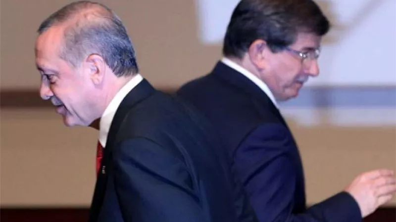 بالتفاصيل.. رئيس الوزراء التركي السابق يهاجم أردوغان