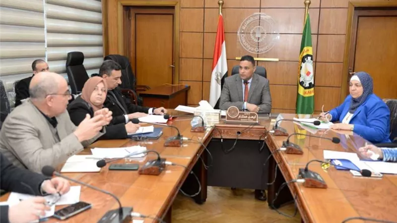 محافظ الدقهلية يعقد اجتماعاً مع اللجنة العليا للاستثمار