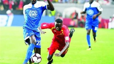 الهلال السوداني يفسخ عقد نجم الفريق قبل مواجهة الأهلي