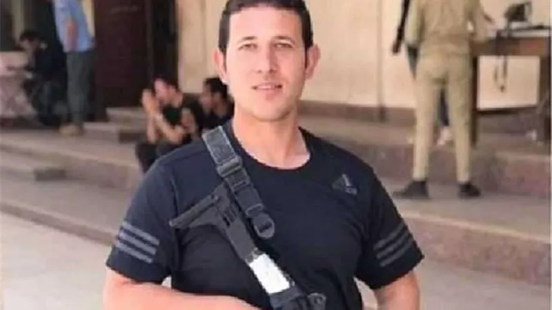 والدة الشهيد عمر القاضي: كان بيتمني الشهادة فى مذكراته
