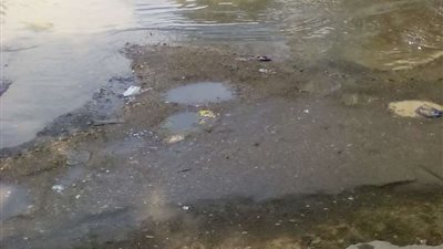 ضعف المياه في عدة مناطق بالجيزة بسبب كسر مُفاجئ بالخط