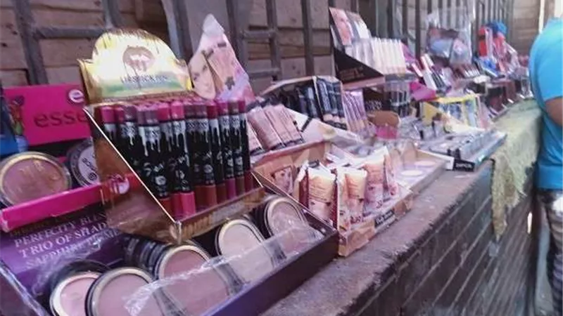 إحباط محاولة تهريب كمية من مستحضرات التجميل