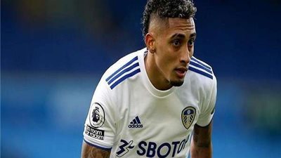 برشلونة يعرض مدافعه علي ليدز يونايتد من أجل رافينيا