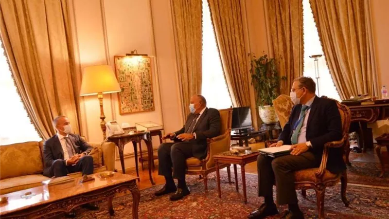 وزير الخارجية يستقبل نظيره اليوناني تعزيز التعاون الثنائي حول القضايا محل الاهتمام المُشترك