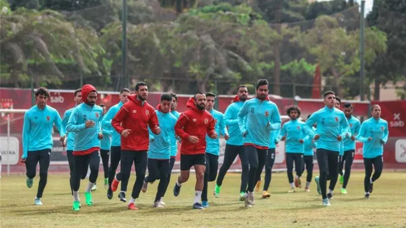 مران الأهلي.. اجتماع مطول بين موسيماني واللاعبين قبل بداية التدريبات