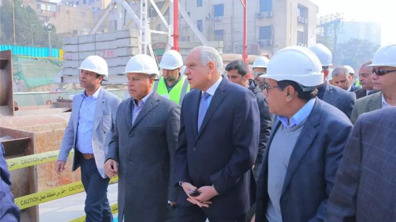 وزير النقل يتابع أعمال تنفيذ المرحلة الثالثة للخط الثالث للمترو