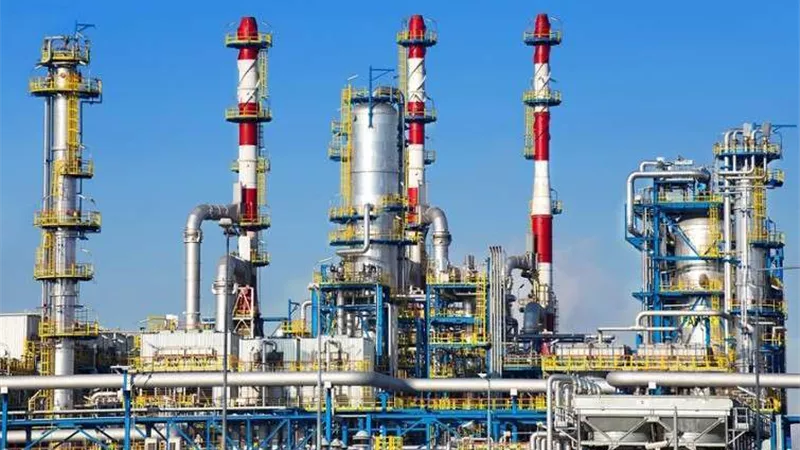 ارتفاع العقود الآجلة للنفط بعد تراجعه لـ5 جلسات