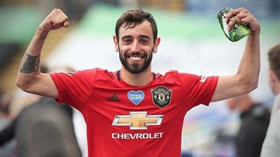 برونو فيرنانديز يجدد تعاقده مع اليونايتد حتى 2027