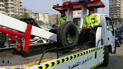 حملات مرورية مكثفة بطرق ومحاور القاهرة والجيزة لأزالة الاعطال ورصد المخالفين