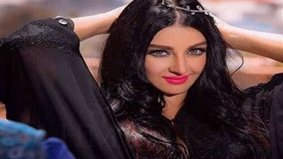 شاهد.. صافيناز تفاجئ جمهورها بصورة زفافها على فنان مشهور