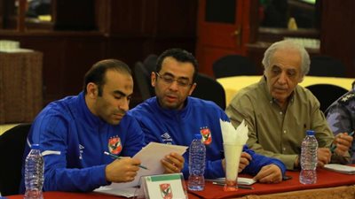 الأهلي يرتدي زيه التقليدي في مواجهة الهلال السوداني.. غدًا