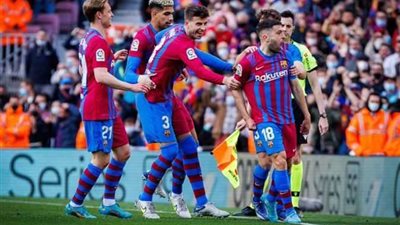 برشلونة يخوض لقاء الصراع على الوصافة ضد إشبيليه في الدوري الإسباني