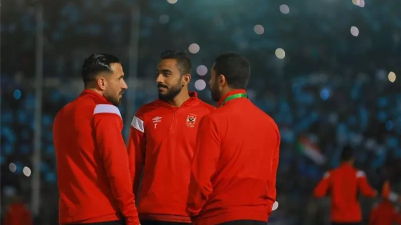 إحماء لاعبي الأهلي قبل مباراة الهلال السوداني (صور)
