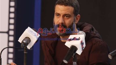 تفاصيل ندوة محمد فراج بمعرض الكتاب (صور)