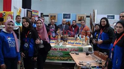 رئيس جامعة المنيا يتفقد المعرض العلمي لنادي العلوم بـ
