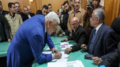 مرتضى منصور يتقدم بأوراق ترشحه على منصب نقيب المحامين