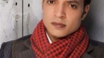 طارق الشيخ بدموع غزيرة: انا مضايق أن أولادي وزوجتى مش مقدرين اللي بعمله.. فيديو