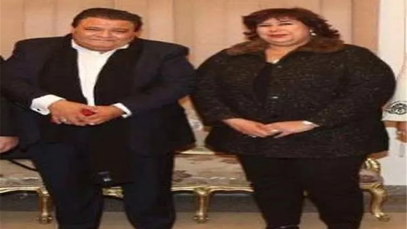 وزيرة الثقافة تطمئن على الحالة الصحية لـ خالد جلال