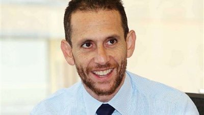 نظيف وساويرس في عزاء خالد بشارة