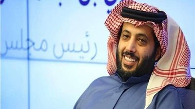 أول ظهور لتركي آل الشيخ بعد إجرائه عملية جراحية (فيديو)