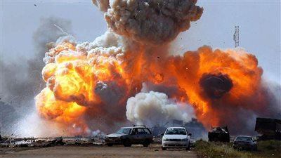شاهد.. لحظة انفجار سيارة بعد تزويدها بالبنزين