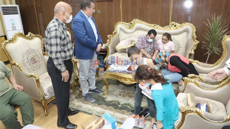 محافظ المنوفية يفحص طلبات عدد من المواطنين ويكلف بإجراءات عاجلة