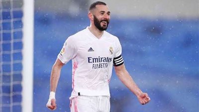 رسمياً.. بنزيما لاعب الأسبوع في دوري الأبطال
