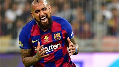فيدال يتصدر قائمة برشلونة لمواجهة أتليتك بيلباو