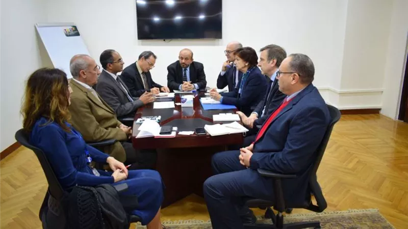 نائب وزير الإسكان يلتقي مسئولي بنك الاستثمار الأوروبي لمتابعة عدد من المشروعات