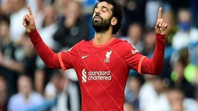 يوفينتوس الإيطالي يفاوض محمد صلاح لتعويض ديبالا