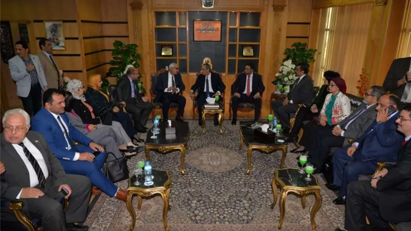 وزارة الاتصالات وجامعة المنصورة تبحثان إنشاء مركز للذكاء الاصطناعي
