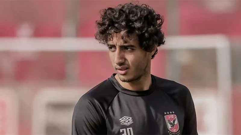 محمد هاني يقترب من العودة لقيادة الجبهة اليمنى للأهلي أمام الرجاء