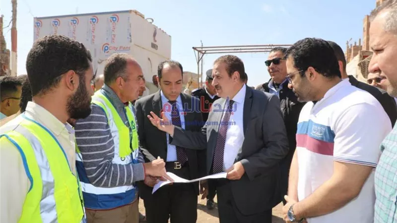 محافظ المنوفية يناقش نسب تنفيذ رصف الطرق بمركزي أشمون والشهداء