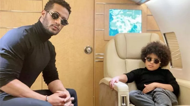 محمد رمضان: إن كبر ابنك خاويه