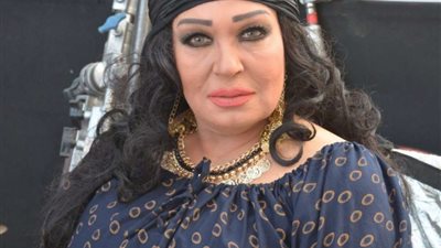 شاهد.. فيفي عبده وشيرين رضا من كواليس 