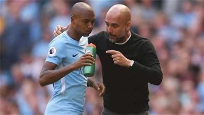 نجم مانشستر سيتي يعلن الرحيل وجوارديولا ينفي علمه بذلك