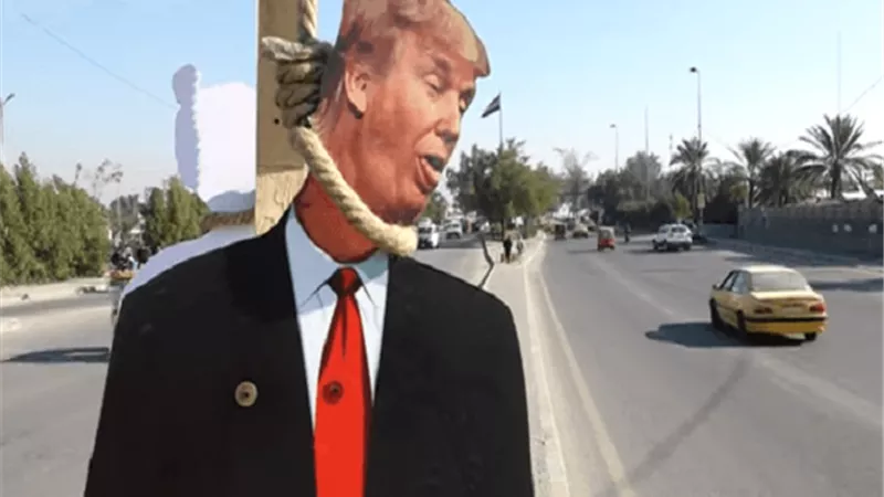 شاهد.. شنق دمى ترامب في شوارع العاصمة العراقية لهذا السبب